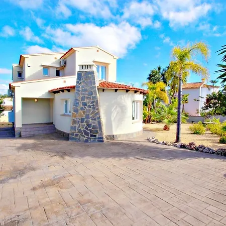Estrella - With Stunning Views And Private Pool In Benissa