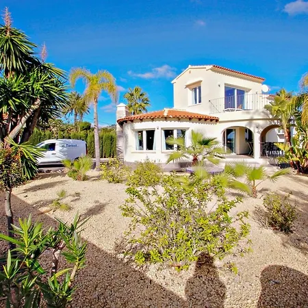 Estrella - With Stunning Views And Private Pool In