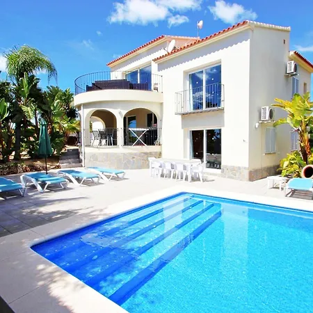 Estrella - With Stunning Views And Private Pool In *