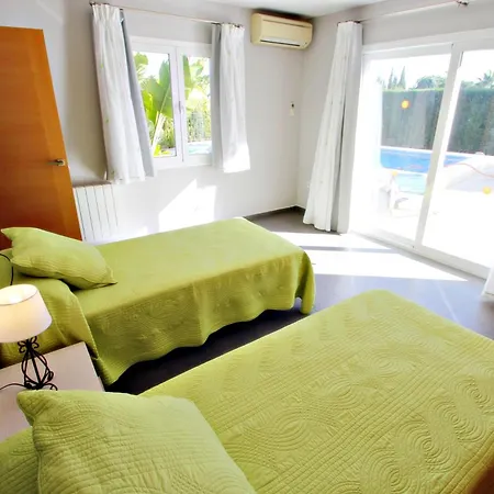 Estrella - With Stunning Views And Private Pool In *