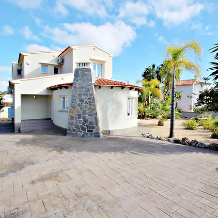 Estrella - With Stunning Views And Private Pool In Villa