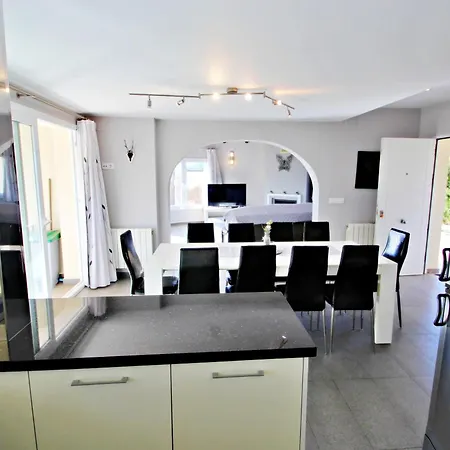 Estrella - With Stunning Views And Private Pool In
